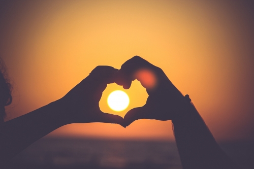 Expedia Highlights Connection between Travel and Love